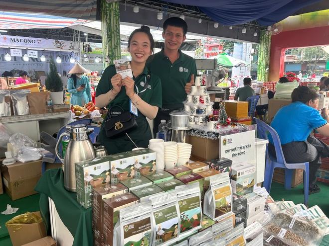 Không còn cảnh 'trên bến dưới thuyền', chợ phiên cận tết tại TP.HCM liệu còn tấp nập? - Ảnh 3.