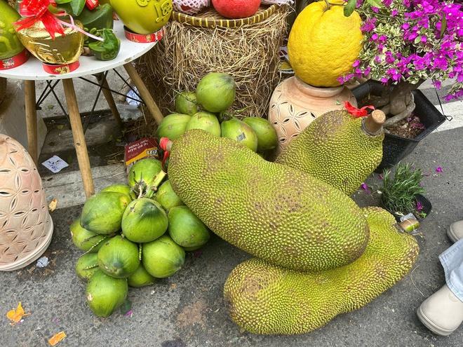 Không còn cảnh 'trên bến dưới thuyền', chợ phiên cận tết tại TP.HCM liệu còn tấp nập? - Ảnh 12.