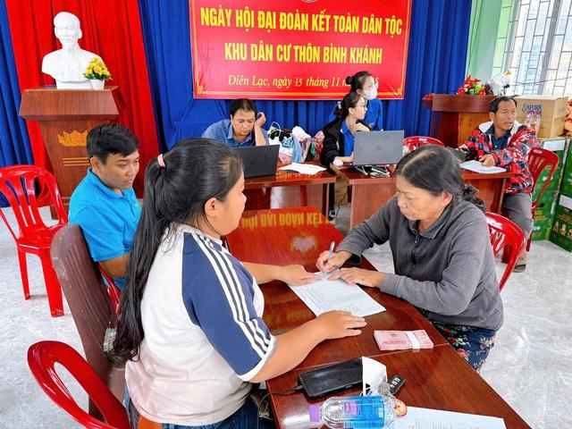 Khánh Hòa: Không đăng ký cư trú vẫn được nhận hỗ trợ sau lũ - Ảnh 2.