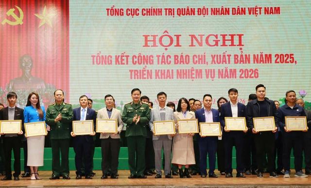 Báo chí góp phần xây dựng quân đội 'tinh, gọn, mạnh, hiện đại'- Ảnh 2.