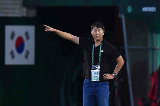 Báo chí Hàn Quốc ngậm ngùi: 'Phép thuật Kim Sang-sik' đã thắng trong cuộc đấu trí đồng hương Lee Min-sung- Ảnh 2.