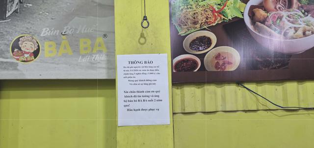 Sau tờ giấy "thông báo tăng giá" ở quán ăn… - Ảnh 1.