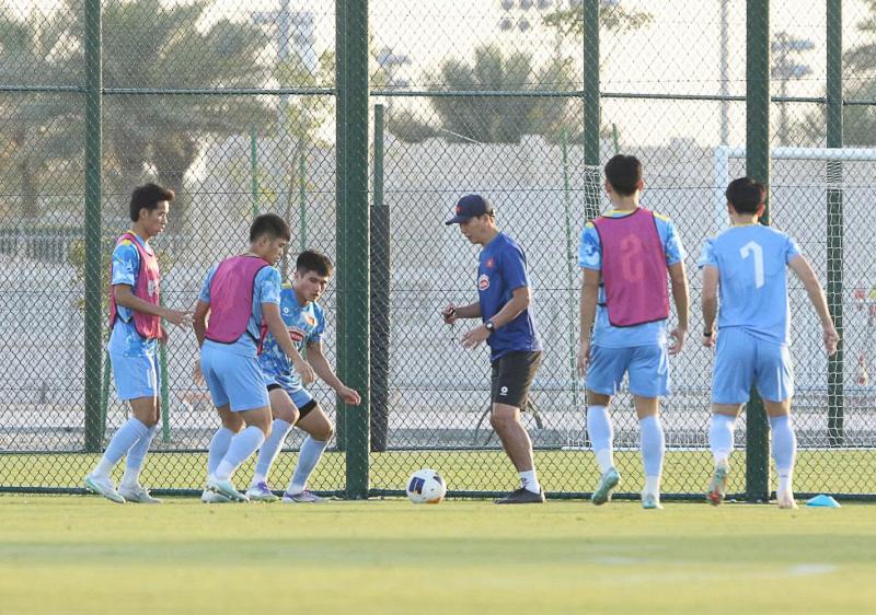 U.23 Việt Nam tập mở màn năm 2026 căng như đấu thật: Vẫn chưa biết ai bị loại, có thể là…- Ảnh 14.