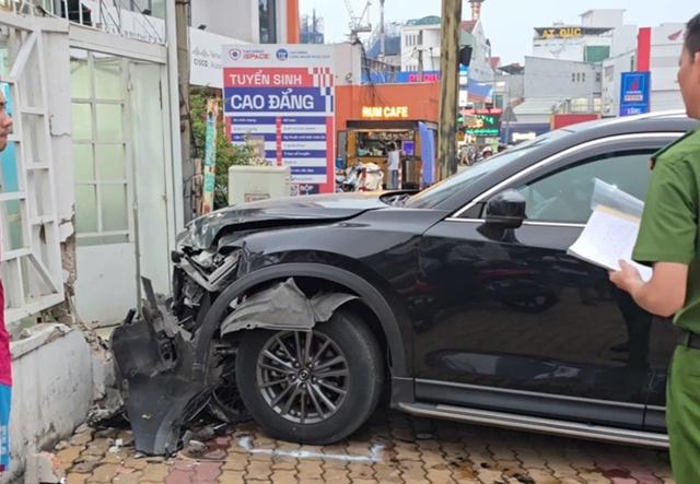 Nguyên nhân ô tô tông 6 xe máy trước nhà thiếu nhi Thủ Đức- Ảnh 3.