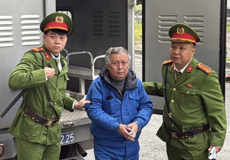 Tòa tháp ngàn tỉ 'đắp chiếu' 10 năm, cựu sếp VICEM hầu tòa vì gây lãng phí- Ảnh 2.