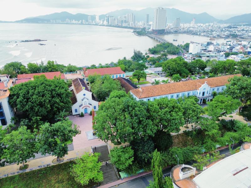 Học sinh Khánh Hòa nóng lòng chờ Tư vấn mùa thi 2026- Ảnh 1. Học sinh Khánh Hòa nóng lòng chờ Tư vấn mùa thi 2026- Ảnh 1.