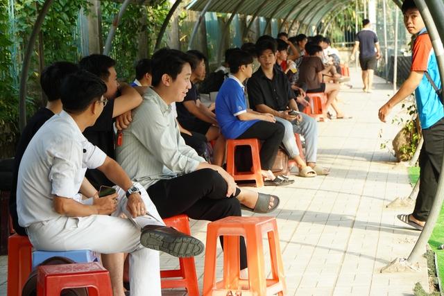 Sân 1.600 chỗ ngồi ‘hết sức chứa’ tại chung kết Tây Nam bộ TNSV THACO cup 2026- Ảnh 10.