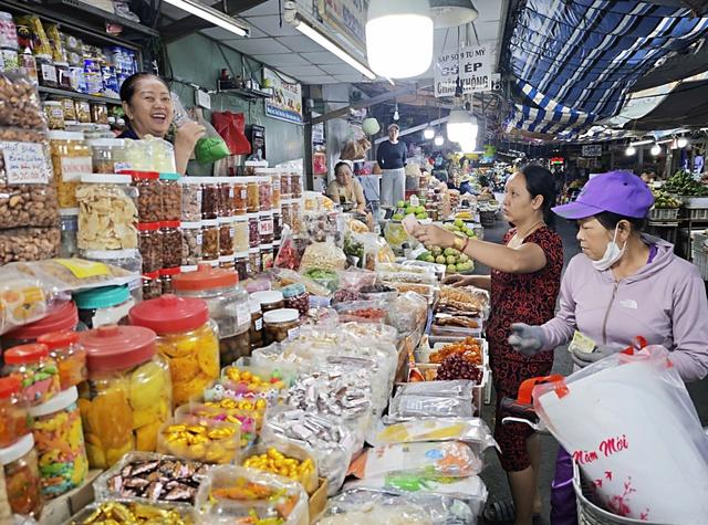 Khởi động mùa mua sắm Tết Bính Ngọ- Ảnh 2.