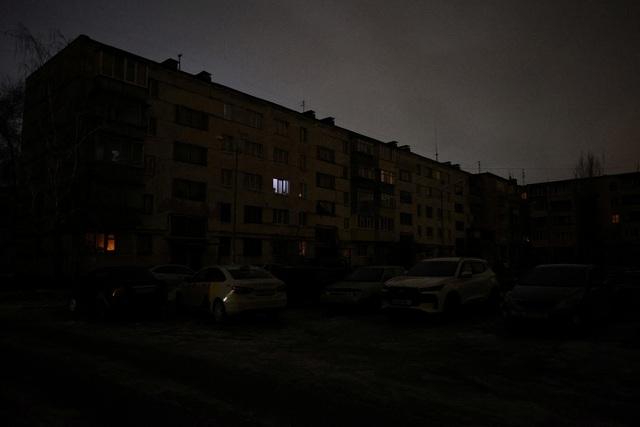 Chiến sự Ukraine ngày 1.417: Điện, nhiệt bị cúp giữa thời tiết âm độ C - Ảnh 2.