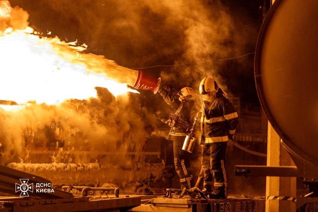 Chiến sự Ukraine ngày 1.251: Ukraine hứng đòn lớn, hòa đàm chưa đột phá - Ảnh 1.