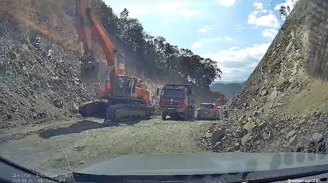 Cảnh báo nguy hiểm cho xe lưu thông trên đèo Đại Ninh , tuyến QL28B Lâm Đồng - Ảnh 3.