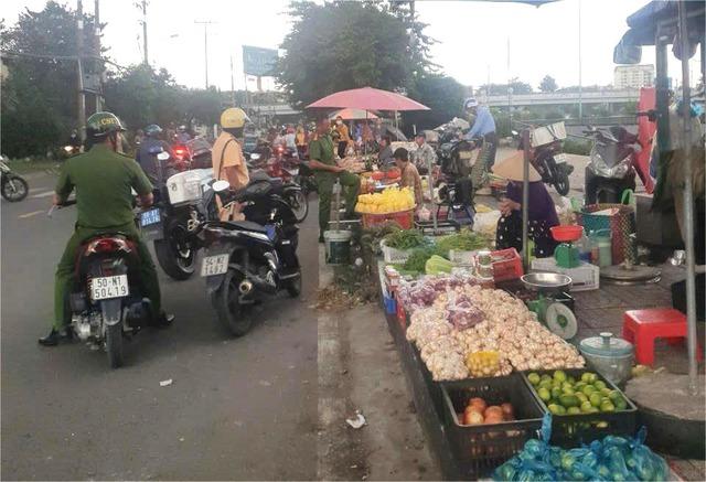 Cải tạo chợ Bà Hom,giải bài toán bền vững xử lý buôn bán lấn chiếm vỉa hè - Ảnh 8.