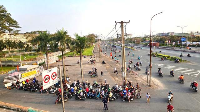 Cải tạo chợ Bà Hom,giải bài toán bền vững xử lý buôn bán lấn chiếm vỉa hè - Ảnh 2.