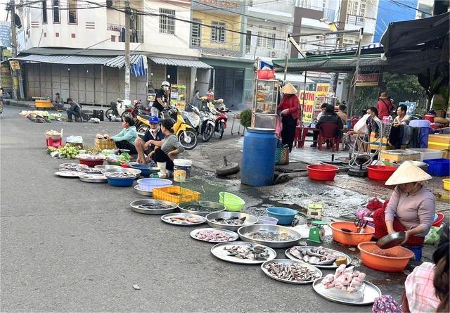 Cải tạo chợ Bà Hom,giải bài toán bền vững xử lý buôn bán lấn chiếm vỉa hè - Ảnh 7.