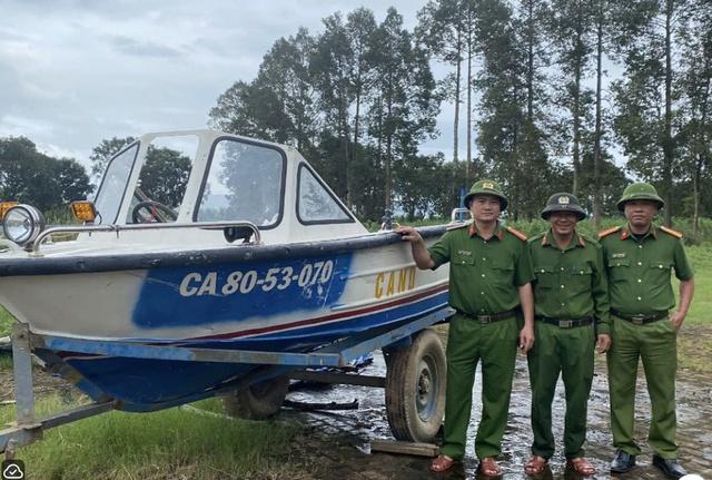 Những người lặng thầm trong lũ dữ Đắk Lắk - Ảnh 3.