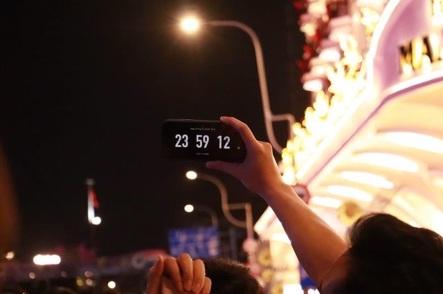 Tết Dương lịch 2026: Khách Tây gửi lời chúc bình an đến người Việt - Ảnh 3.