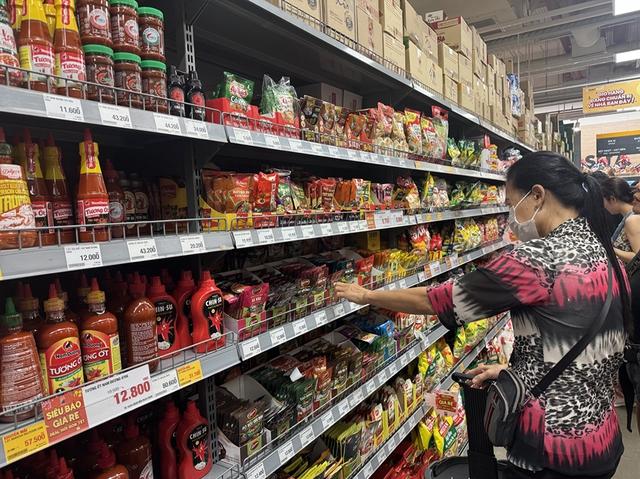 Thực phẩm nhập khẩu 'đứng hình' vì chờ hướng dẫn- Ảnh 2. Thực phẩm nhập khẩu 'đứng hình' vì chờ hướng dẫn- Ảnh 2.