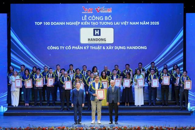Handong E&C được vinh danh Top 100 Doanh nghiệp kiến tạo tương lai Việt Nam 2025- Ảnh 1.