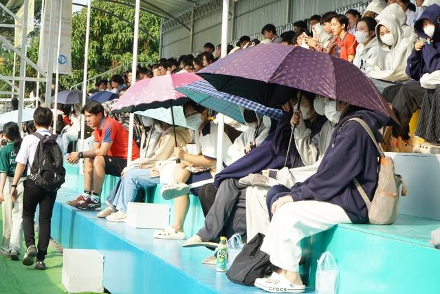 Sân 1.600 chỗ ngồi ‘hết sức chứa’ tại chung kết Tây Nam bộ TNSV THACO cup 2026- Ảnh 12.