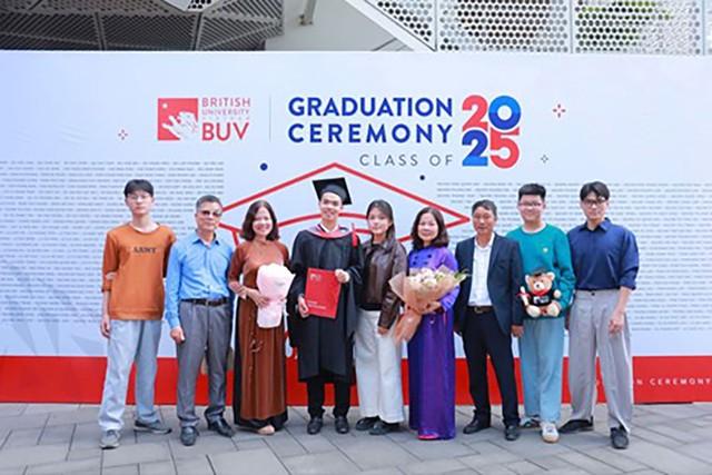 Khi học bổng không chỉ chọn người giỏi, mà chọn người có nội lực- Ảnh 4.