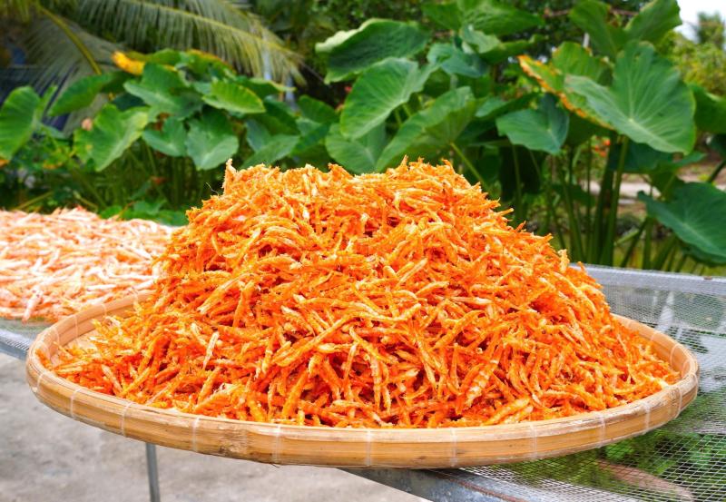 Dáng tôm khác biệt tạo nên tôm khô móng chim giá 1,5 triệu đồng/kg- Ảnh 1.