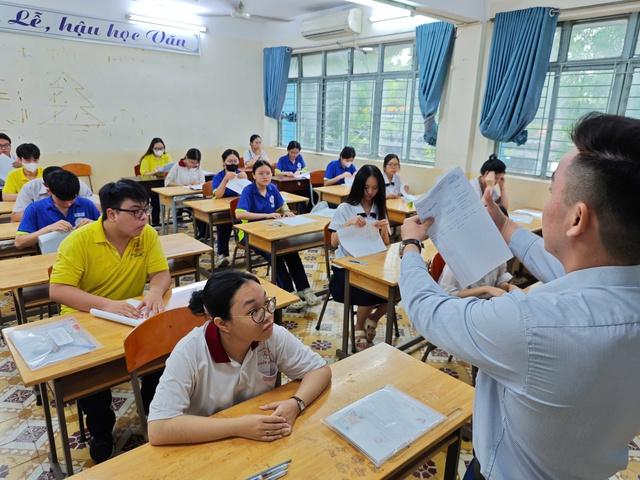 Nguyên nhân chênh lệch điểm ngữ văn giữa các địa phương trong 5 năm qua - Ảnh 1.