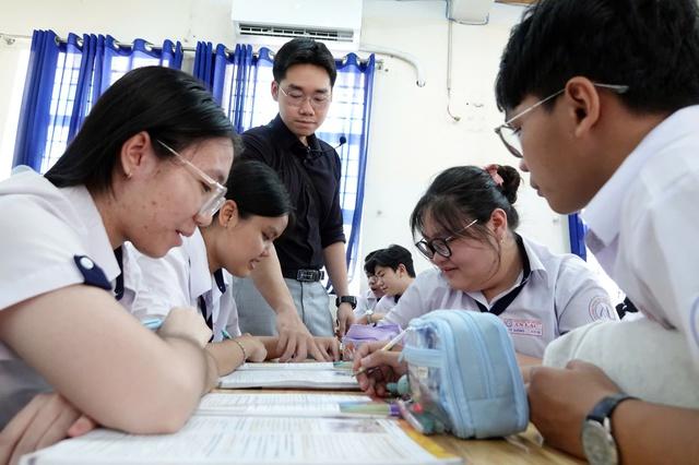 Nhà trường thực hiện sách giáo khoa thống nhất nhằm nâng cao chất lượng giáo dục - Ảnh 1.