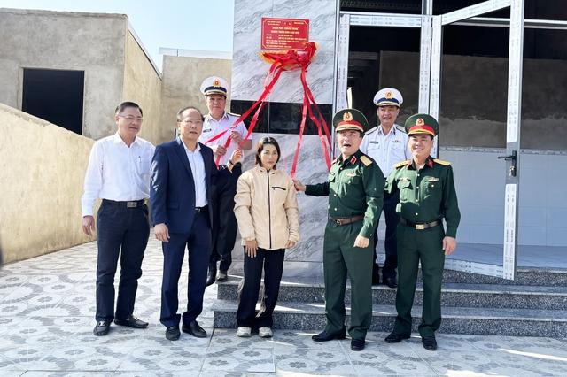 Khánh Hòa: Bàn giao 64 căn nhà của ‘Chiến dịch Quang Trung’- Ảnh 1.