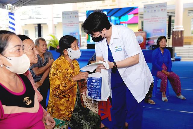 'Long Châu sẻ chia 2026' mở rộng chuỗi chương trình tầm soát đột quỵ, nâng cao nhận thức cộng đồng- Ảnh 5.