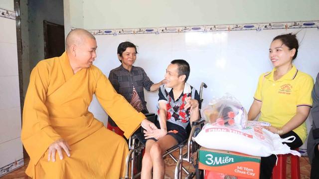 Chung dòng máu Lạc Hồng: Đồng hành cùng dân tộc bằng hoạt động an sinh - Ảnh 1.