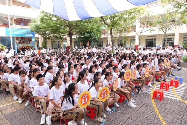 Học sinh tiểu học Cần Thơ thích thú trải nghiệm văn hóa Hàn Quốc - Ảnh 1.