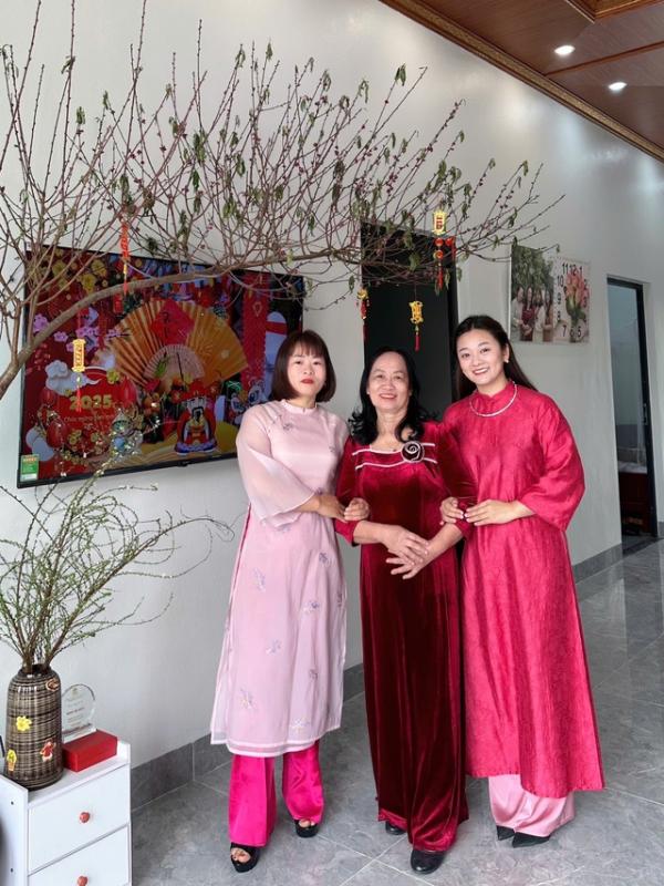 Cô gái trẻ xây nhà tặng bố mẹ để tri ân công lao nuôi dưỡng - Ảnh 1.