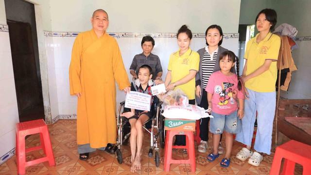 Chung dòng máu Lạc Hồng: Đồng hành cùng dân tộc bằng hoạt động an sinh - Ảnh 3.