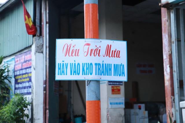 Những bảng hiệu với lời nhắn giản dị, ấm lòng người qua đường - Ảnh 4.