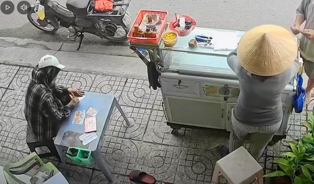 Clip người phụ nữ trúng 1 tỉ vé số cào gây 'sốt': Người trong cuộc nói gì? - Ảnh 1.