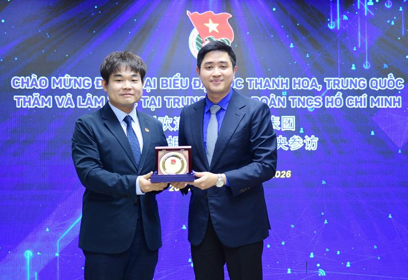 T.Ư Đoàn tiếp đoàn cán bộ, sinh viên Đại học Thanh Hoa (Trung Quốc) - Ảnh 1.