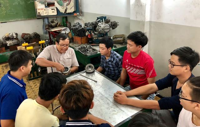 Giải pháp giảm áp lực thi vào lớp 10 - Ảnh 2.