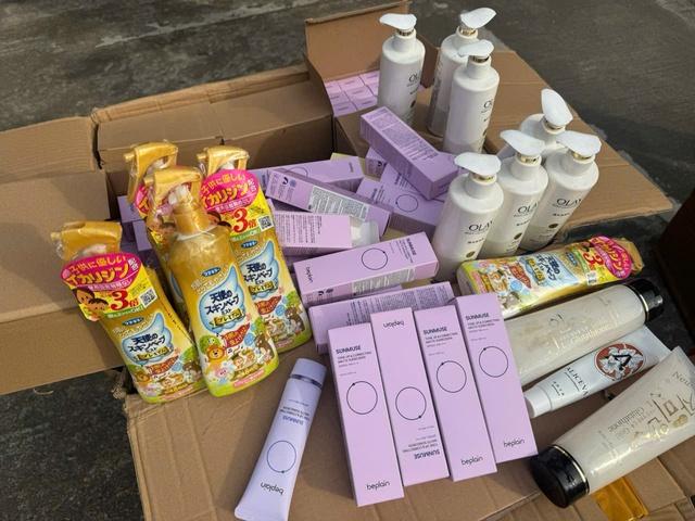 Nhập 25 tấn mỹ phẩm giả về rao bán trên Facebook, Shopee - Ảnh 2.