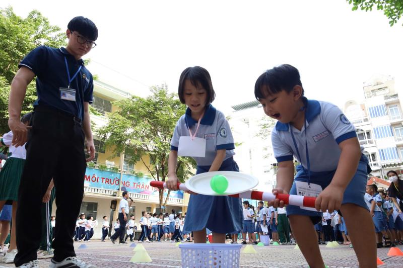 Bác sĩ Bệnh viện Nhi đồng 2 giải đáp nhiều câu hỏi thiết thực - Ảnh 4.