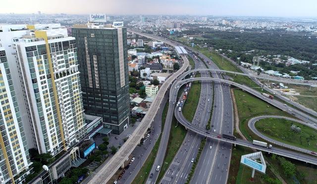 Không chỉ Phú Quốc, TP.HCM cũng thiếu vật liệu xây dựng trầm trọng   - Ảnh 2.