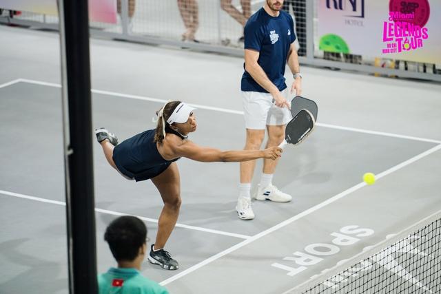 Cựu số 1 pickleball thế giới khiến khán giả TP.HCM trầm trồ- Ảnh 2.