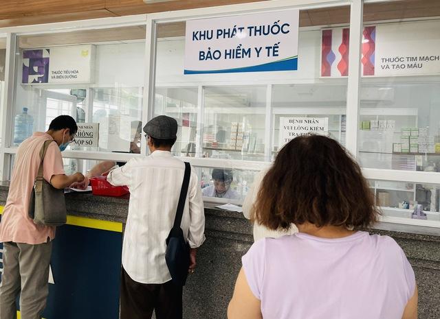 TP.HCM giải thể 25 trung tâm y tế, người dân chuyển bảo hiểm y tế đi đâu?- Ảnh 1.