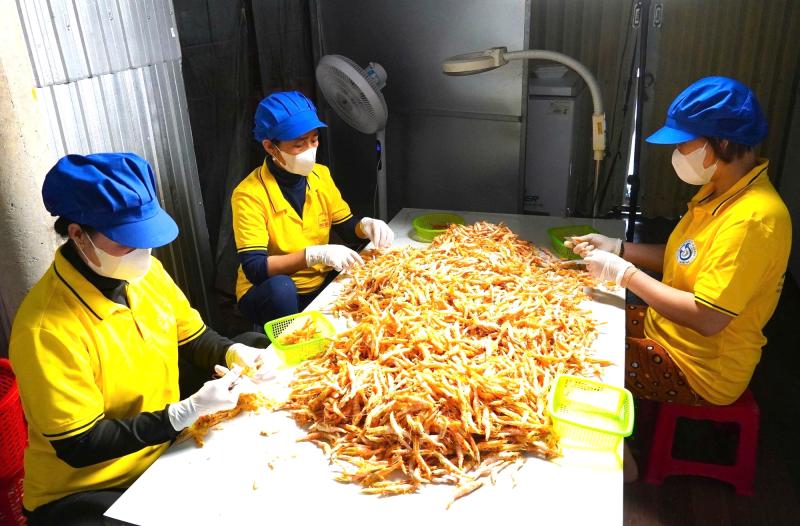 Dáng tôm khác biệt tạo nên tôm khô móng chim giá 1,5 triệu đồng/kg- Ảnh 6.