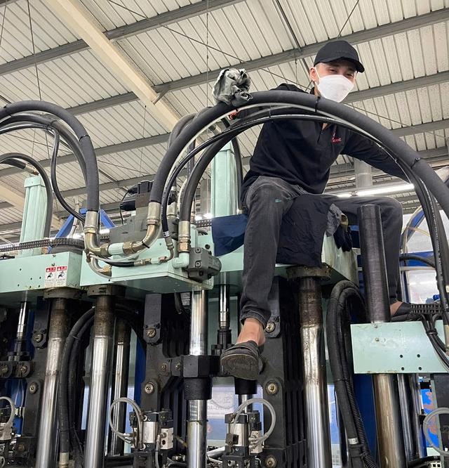 Với công nhân, đây là lựa chọn quen thuộc vào dịp Tết Dương lịch...  - Ảnh 3.