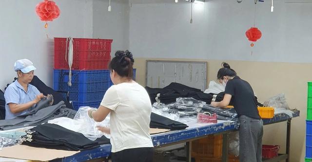 Với công nhân, đây là lựa chọn quen thuộc vào dịp Tết Dương lịch...  - Ảnh 4.
