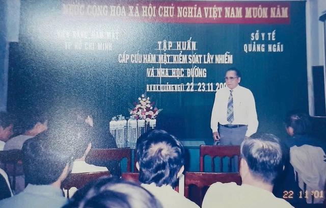 Bệnh viện Răng hàm mặt Trung ương TP.HCM tri ân thế hệ thầy thuốc đi trước - Ảnh 1.