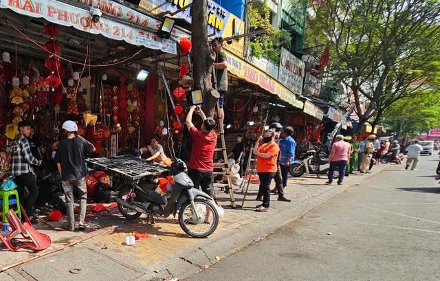 Hộ kinh doanh đường Hải Thượng Lãn Ông khẩn trương dọn dẹp, trả lại vỉa hè - Ảnh 5.