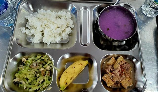 TP.HCM đề nghị trường học 'không pha trộn dầu cũ với dầu mới để 'tiết kiệm' - Ảnh 1.