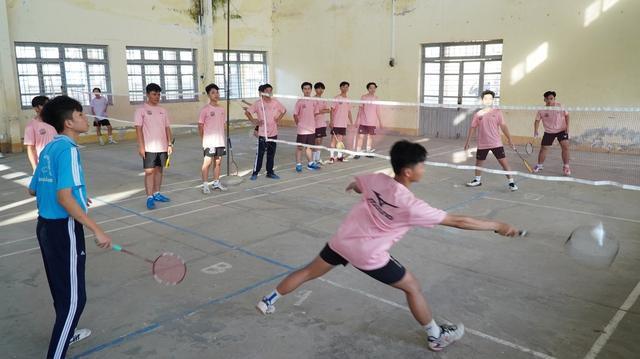 Một buổi học không bảng phấn đang giữ học sinh Trường THPT Đầm Dơi  - Ảnh 5.