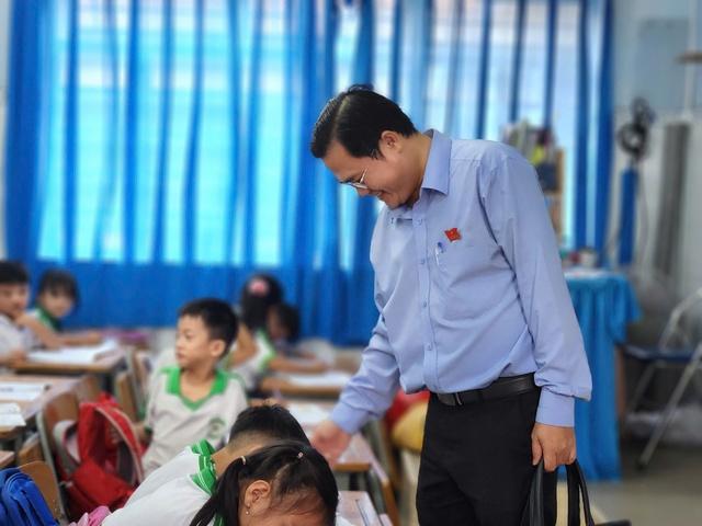 Trường học TP.HCM: Nơi quá tải, xuống cấp, nơi tuyển không đủ chỉ tiêu - Ảnh 3.